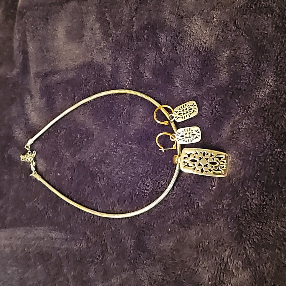 Silver/gold necklace with earrings set